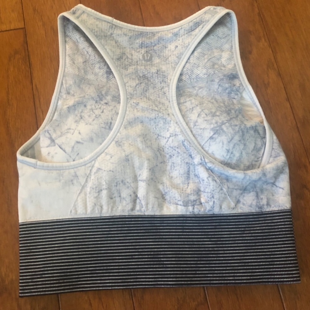 Blue Lululemon Ebb to Train Bra/Tank Top size 6